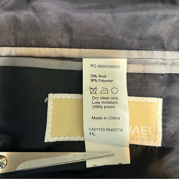 Michael Kors men's navy blue windowpane wool blazer or sport coat Size 41L - Picture 10 of 10